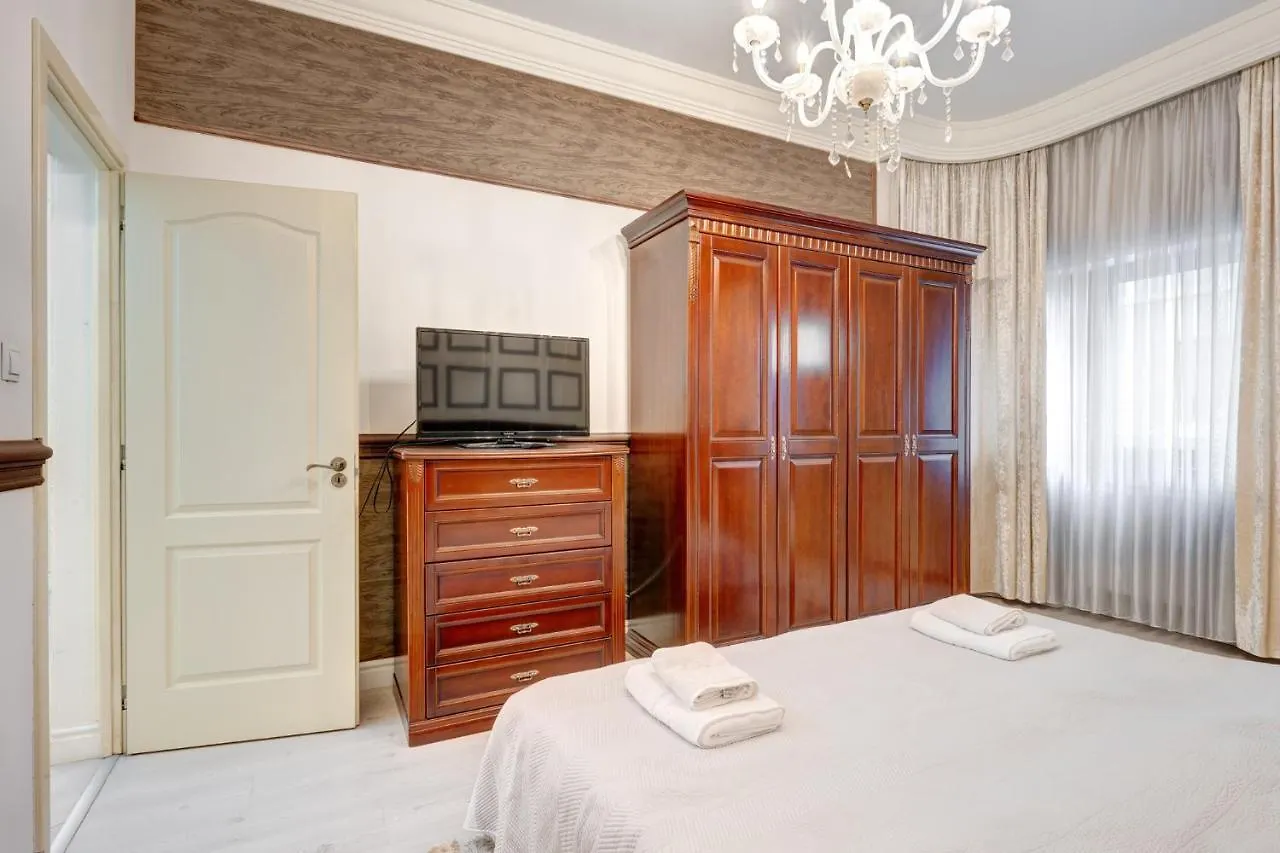 Beautiful 2Bedflatcismigiu Apartment Bucharest